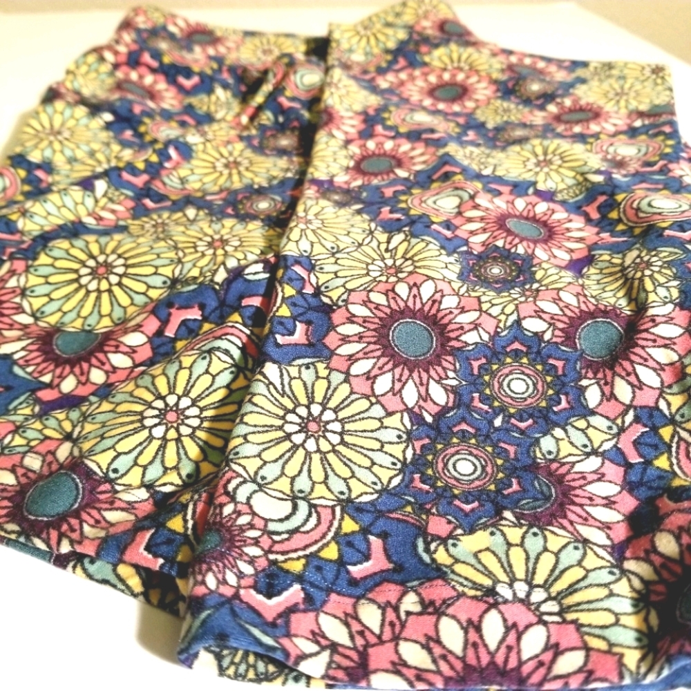 LuLaRoe Multicolored Mandala Pattern NWOT TC2